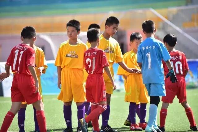 欧冠-大马丁神扑 尤文图斯0-0战平阿斯顿维拉